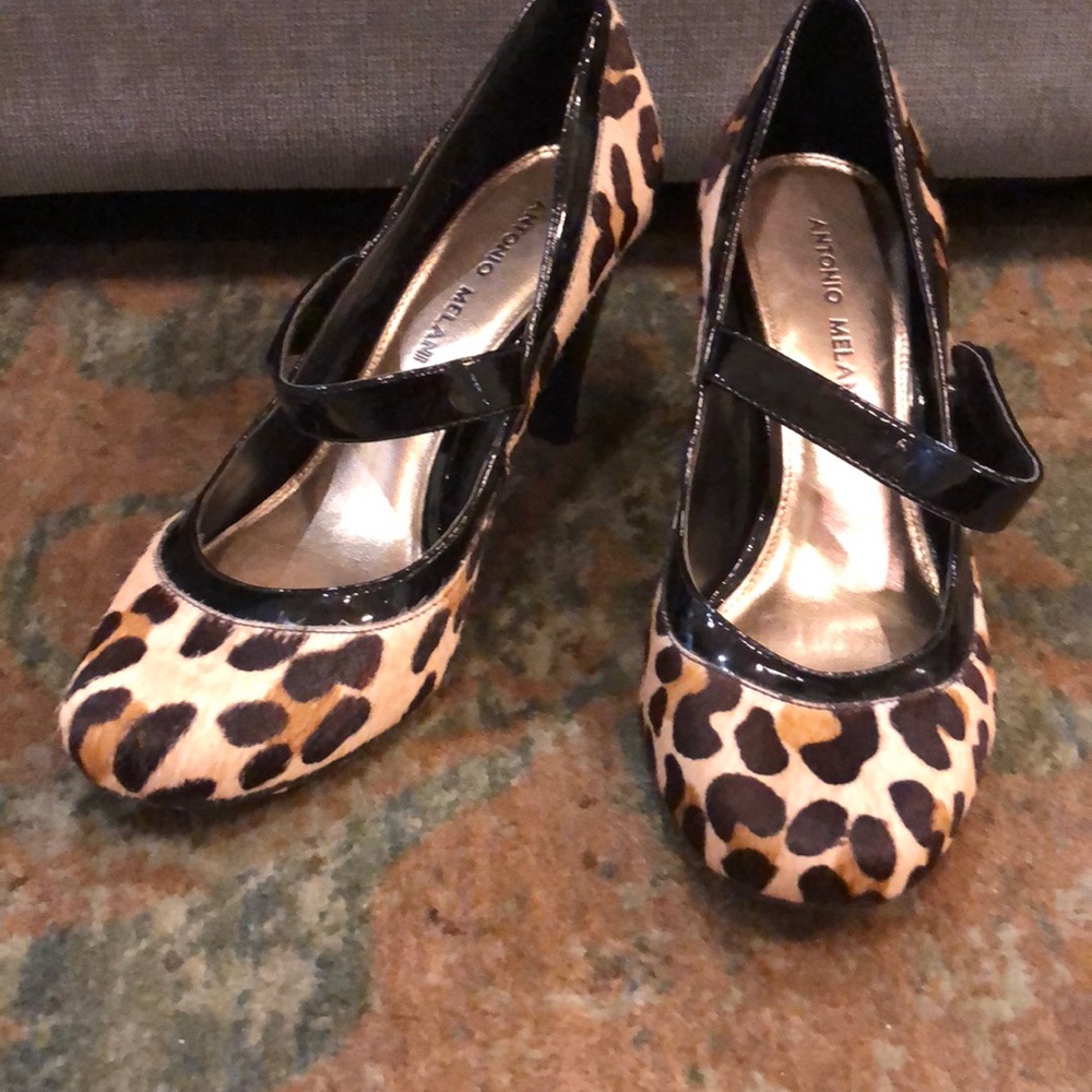 Antonio Melani size 7 faux cheetah print heels